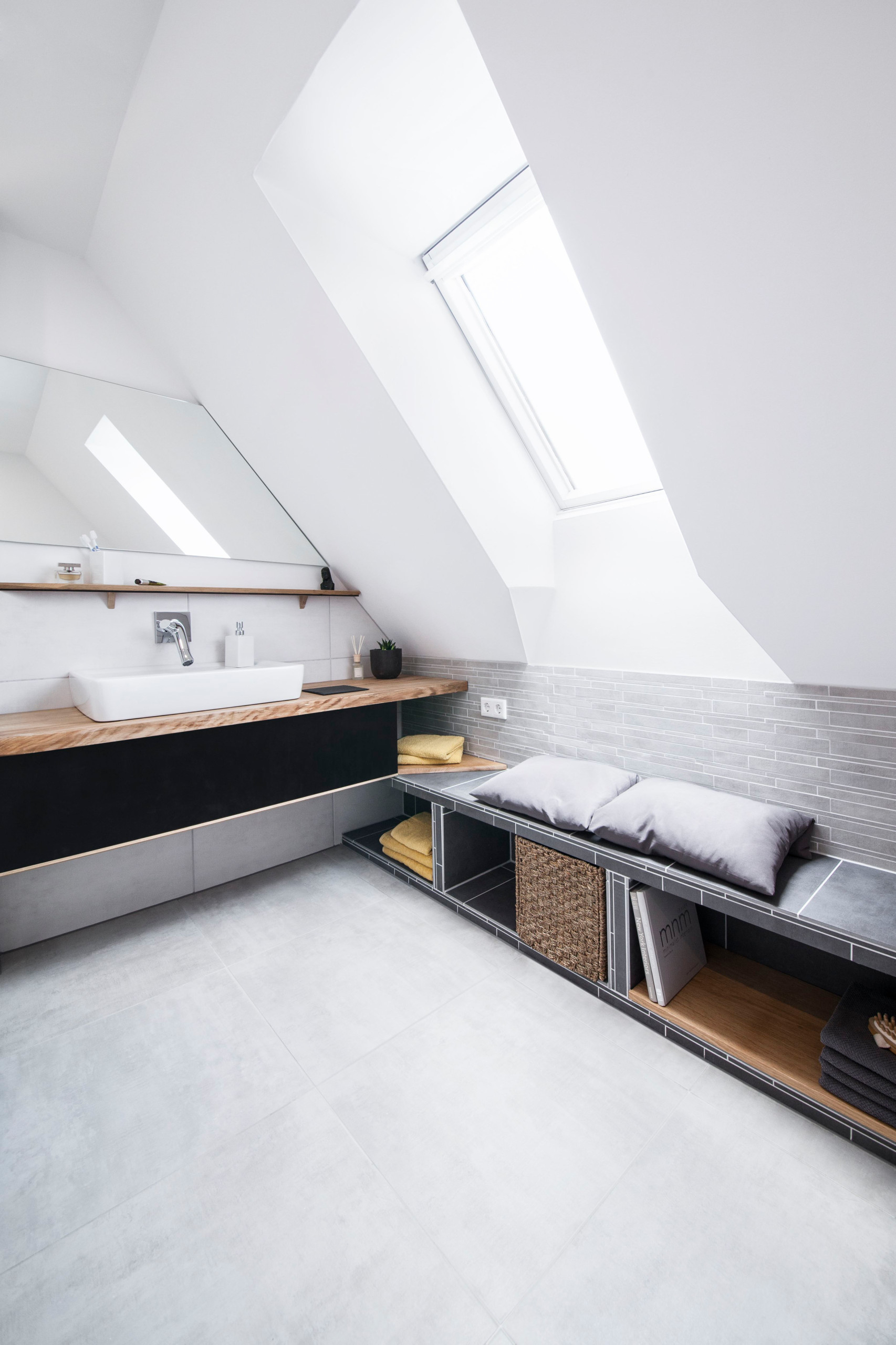 10 Ideen Für Sitzgelegenheiten Im Badezimmer intended for Sitzmöbel Badezimmer