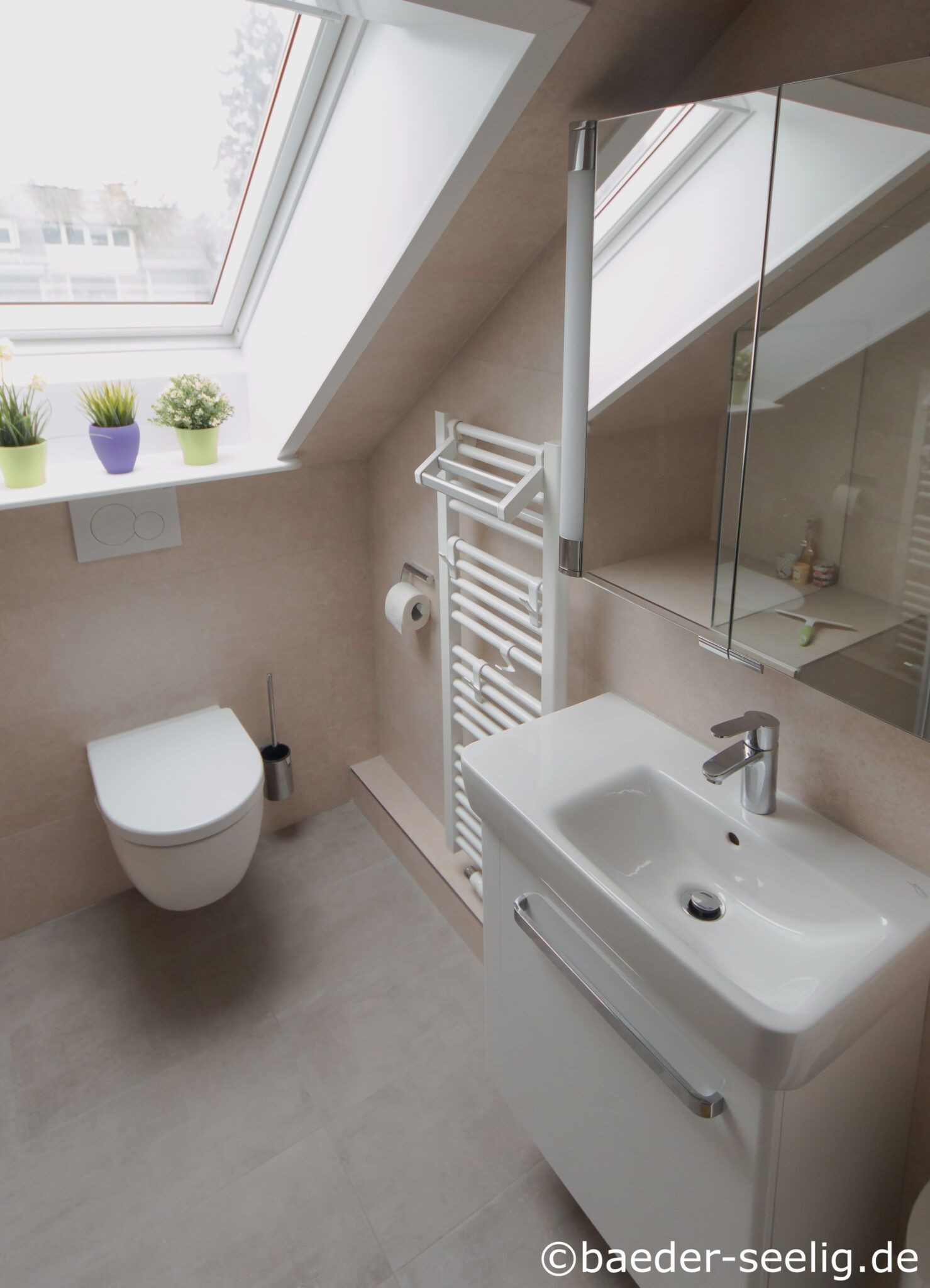 3 Qm Minibad Mit Dachschräge Funktional Gestaltet - Bäder Seelig inside Kleine Badezimmer Mit Dachschräge