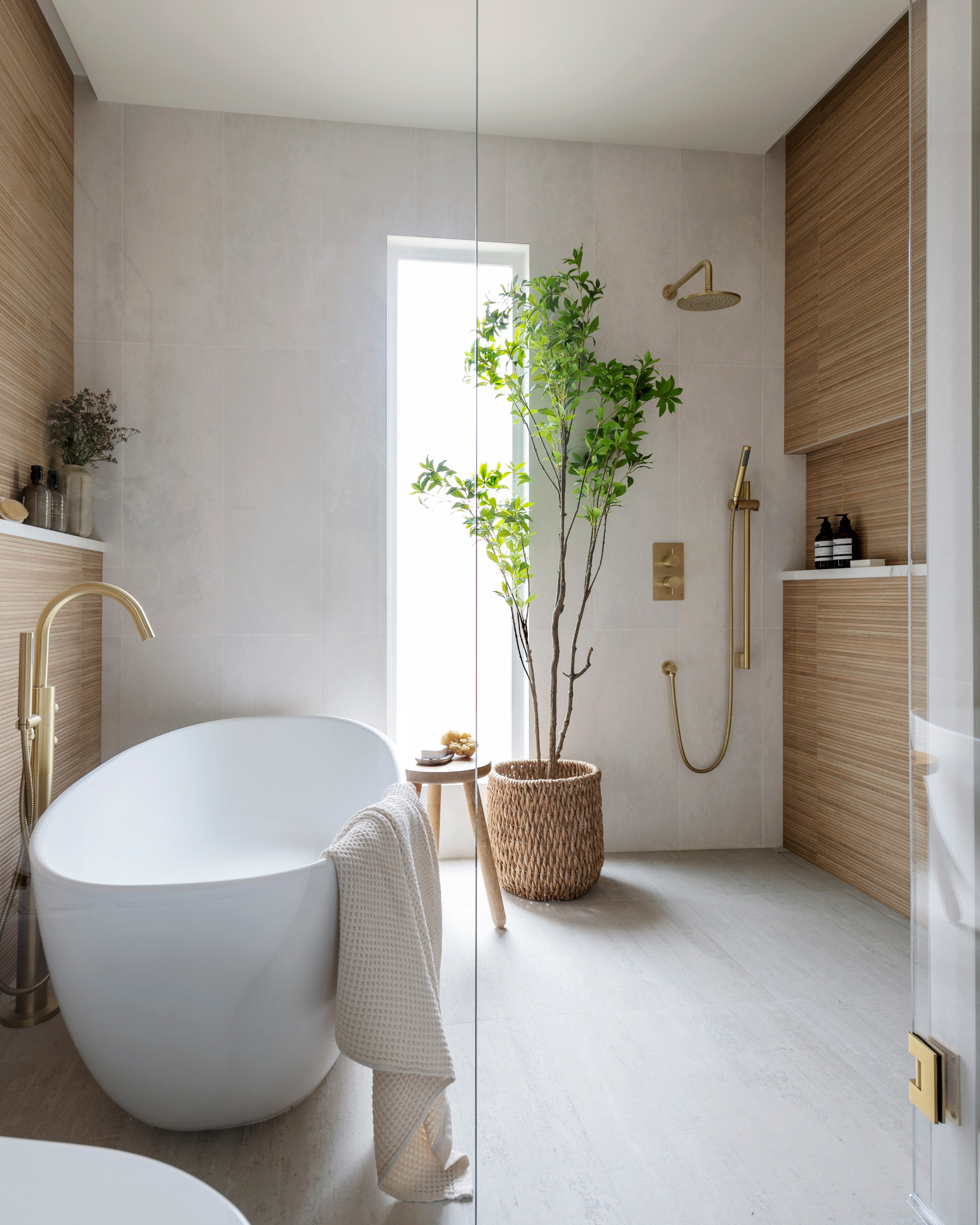 75 Badezimmer Mit Fliesen In Holzoptik Ideen & Bilder - August with regard to Badezimmer Holzoptik
