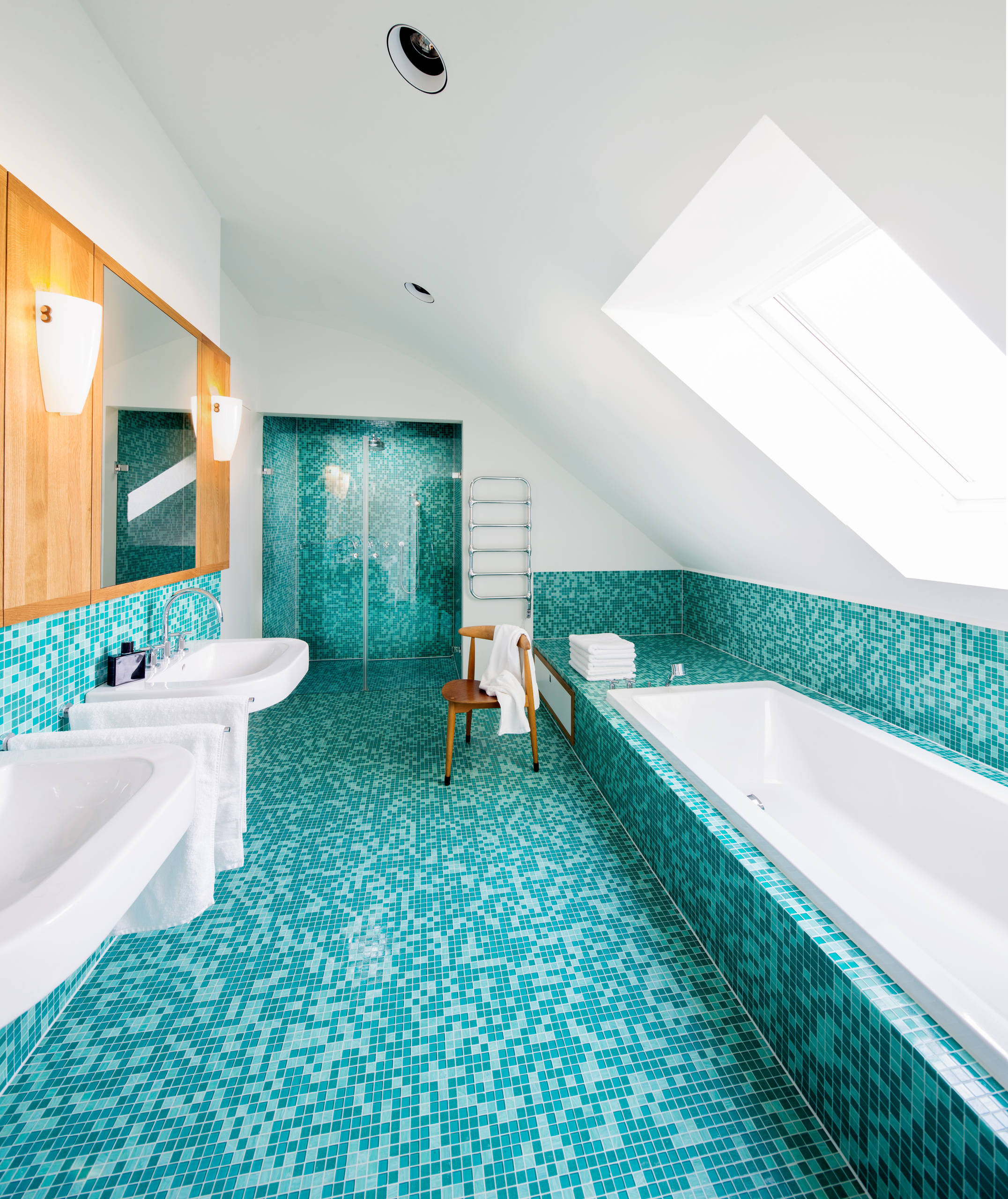 75 Badezimmer Mit Türkisem Boden Ideen & Bilder - August 2025 with Badezimmer Türkis
