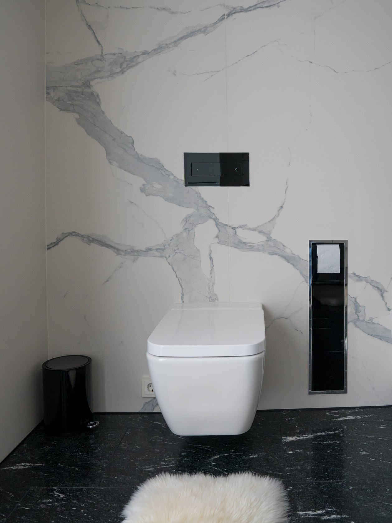 Bad Ohne Fliesen - Modernes Badezimmer Mit Wiebe Natursteinwerk throughout Badezimmer Platten Statt Fliesen