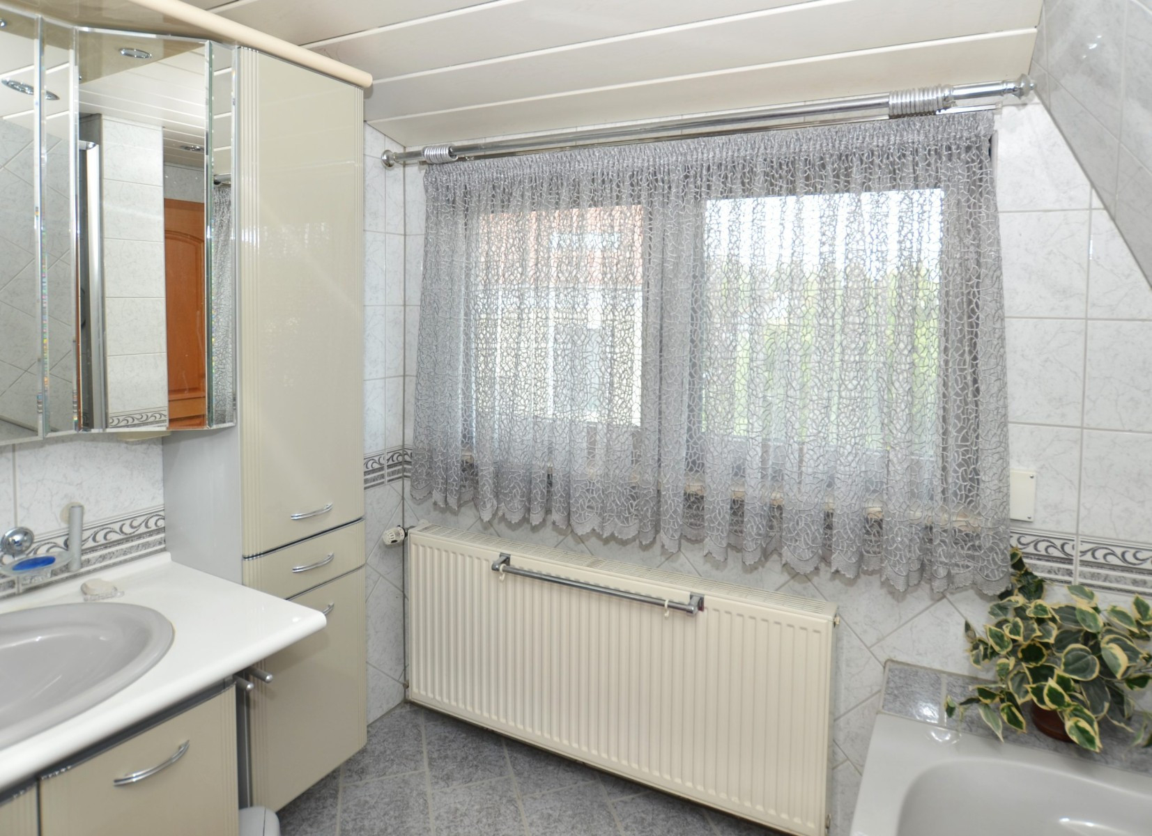 Badezimmer Gardinen Nach Maß with regard to Gardinen Badezimmer Ideen