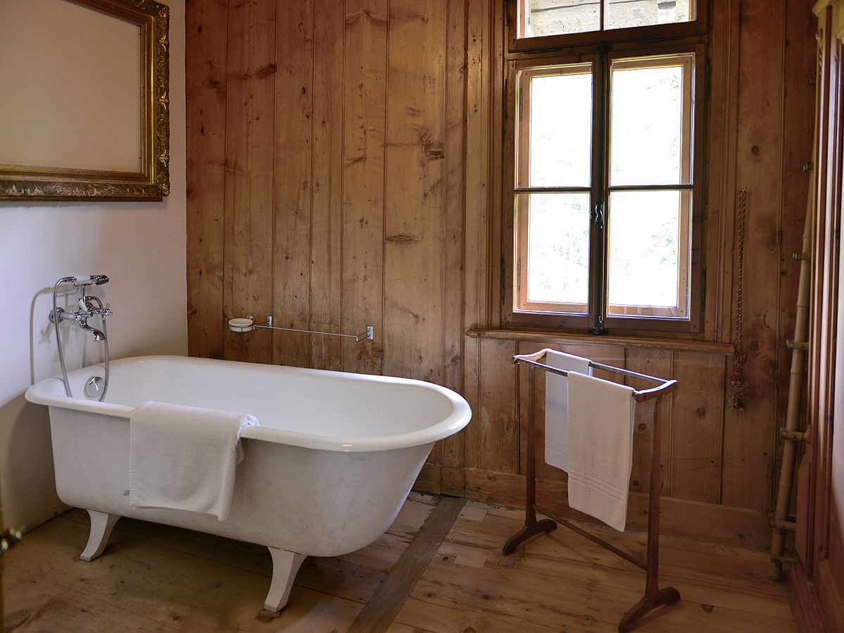 Badezimmer Im Landhausstil | Bad11 Ratgeber with regard to Badezimmer Rustikal