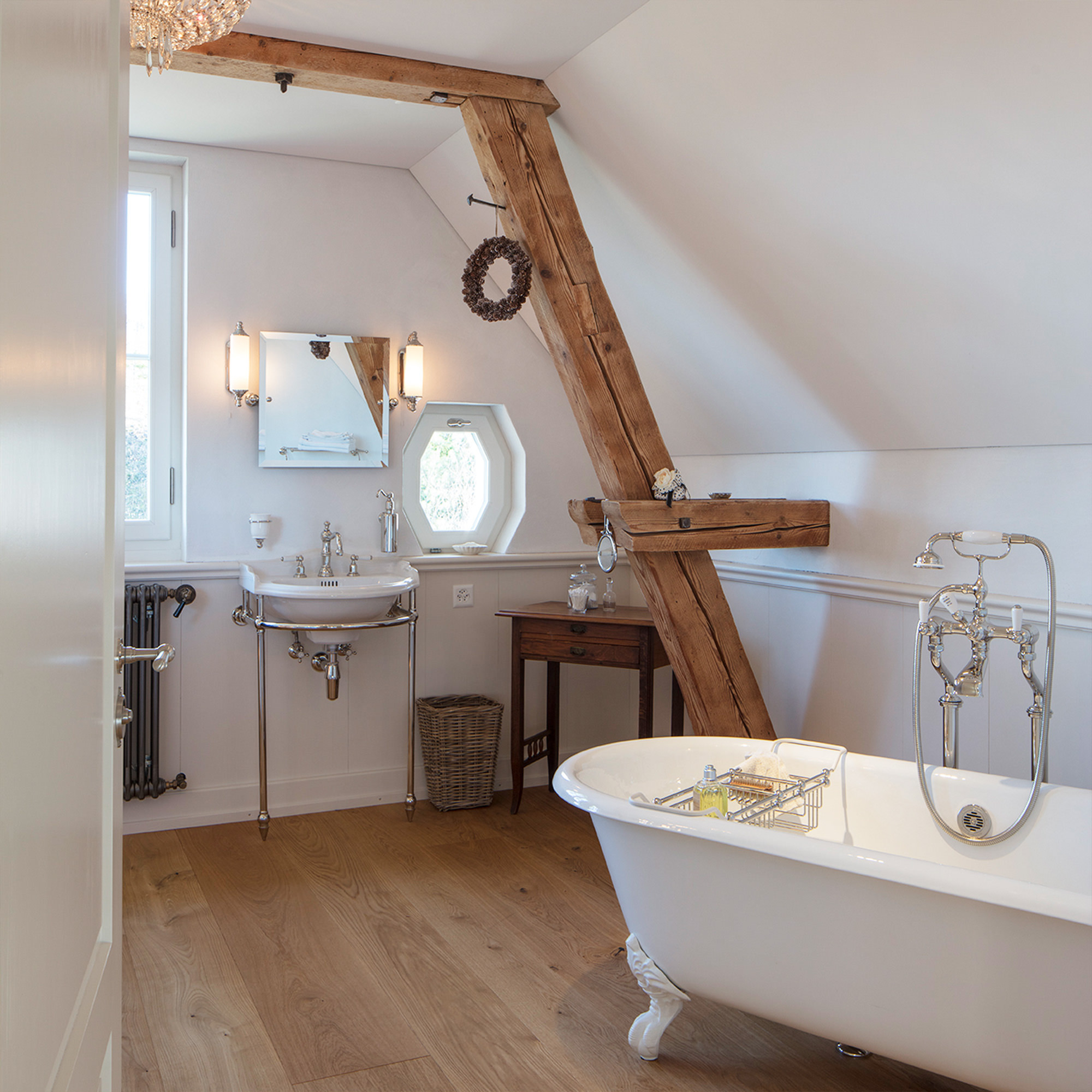 Retro Stil Badezimmer – Traditional Bathrooms within Badezimmer Retro